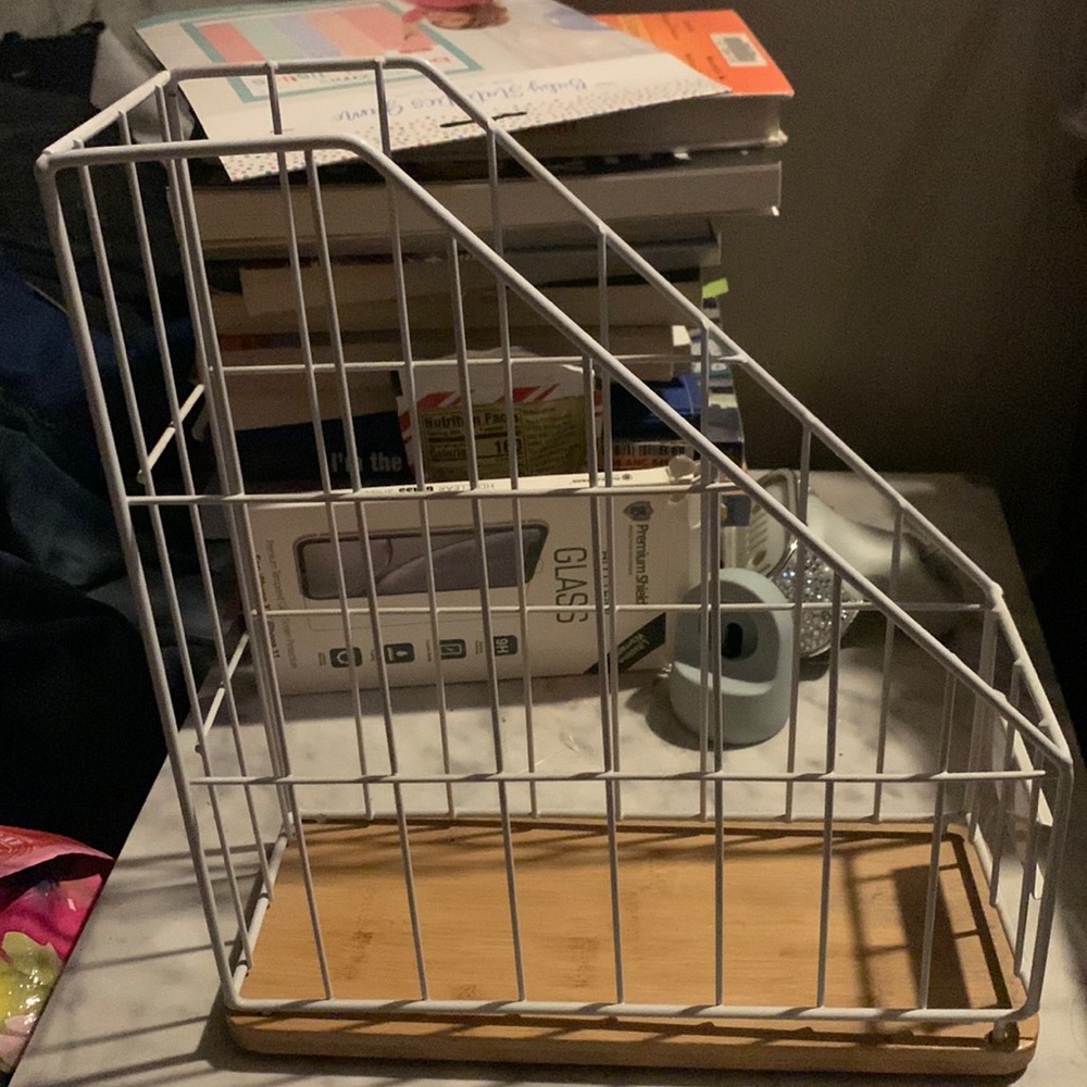 White desk organizer with wood bottom